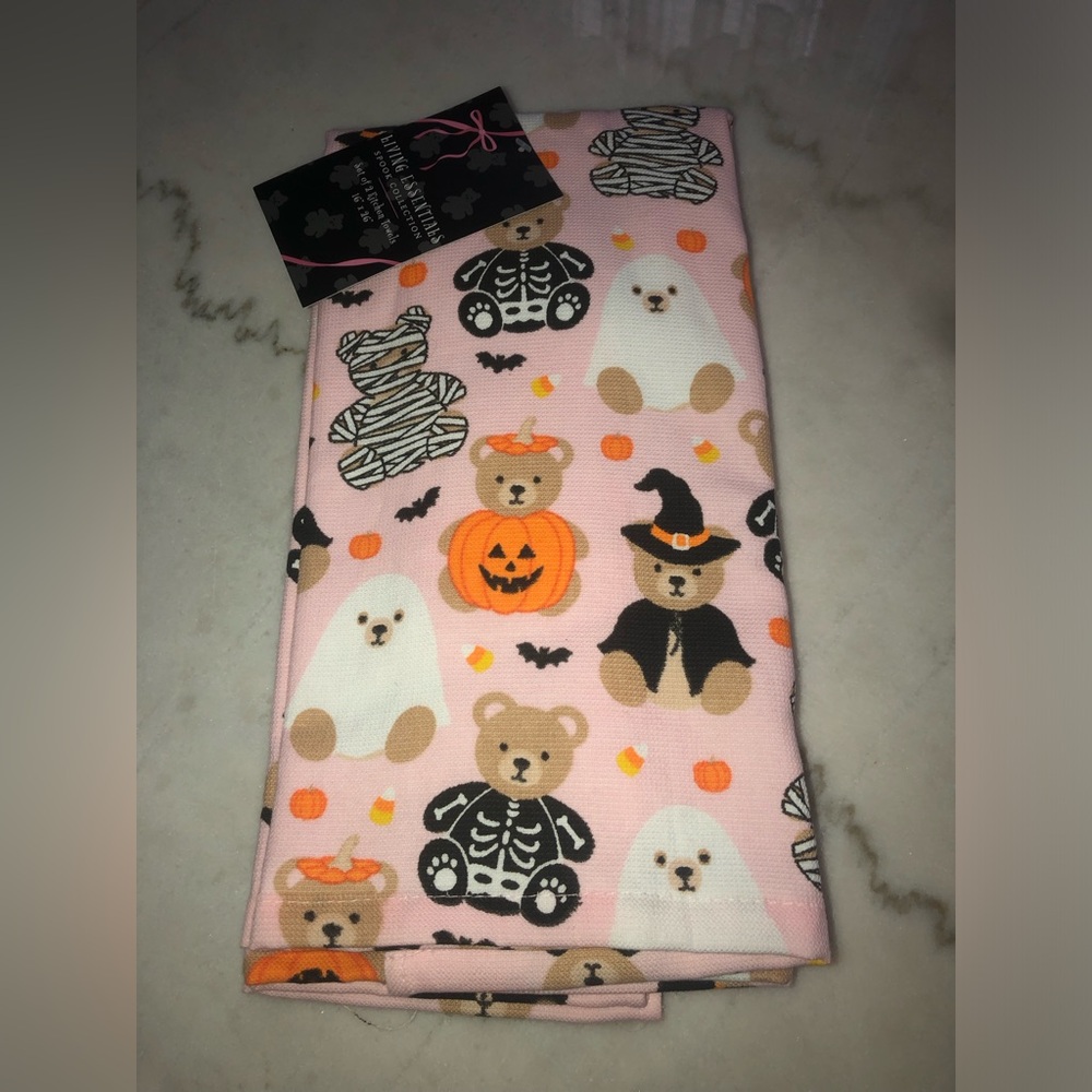 👻🧸 ( 2 ) Cute Halloween Bear Print Towel